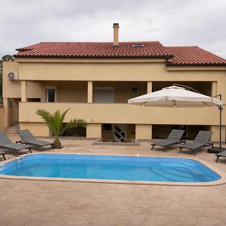 Apartman Kuca Za Odmor Lucic - - Zadar