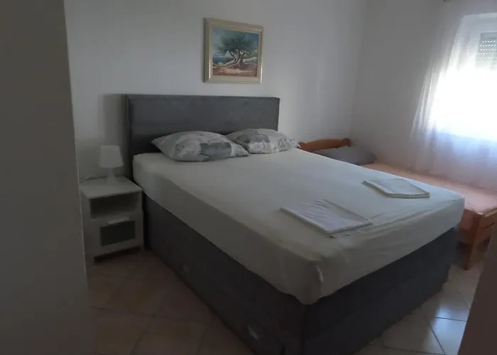 Lucic - Apartamento *